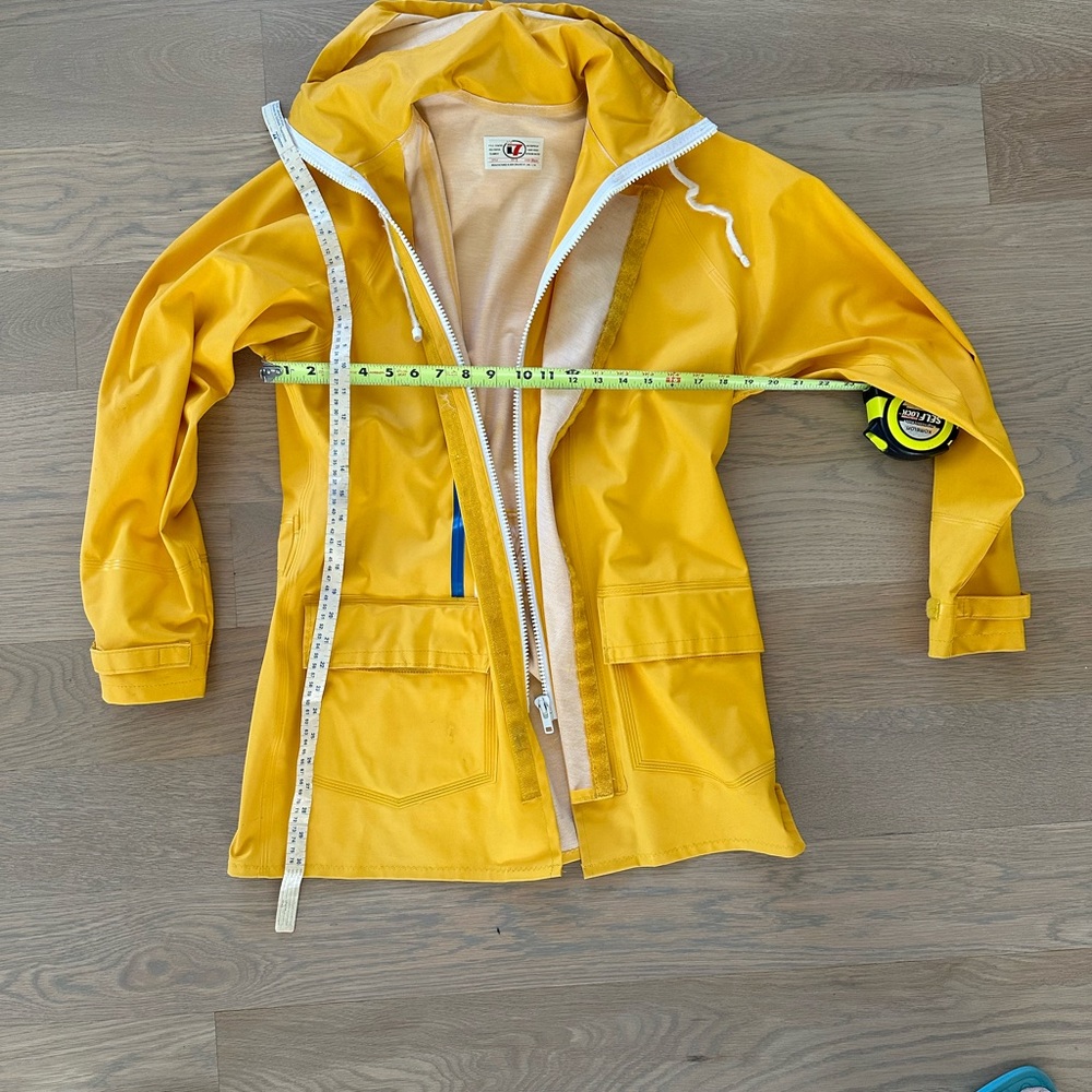 Raincoat for boating . High quality polyester filament, waterproof , women’s sm